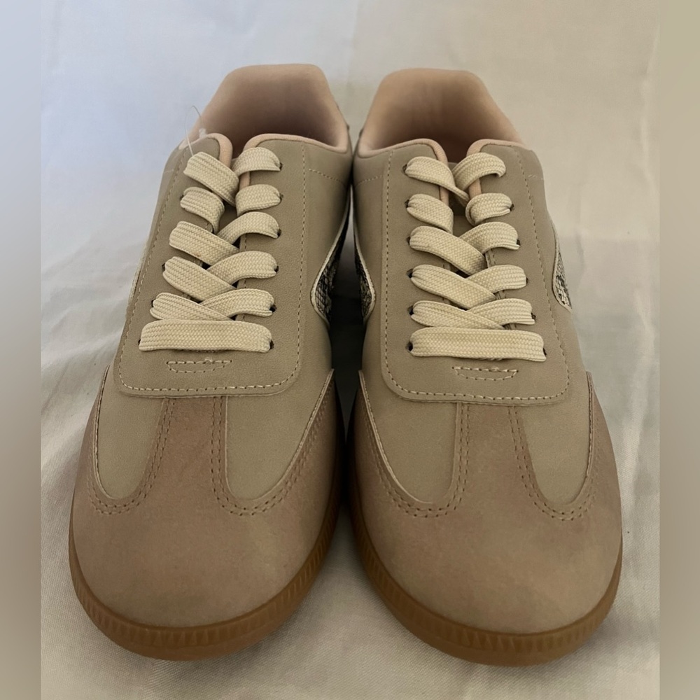 NWOT -Dolce Vita “Quantum”Lace Up Sneakers w. Python Print Detail - Beige- Sz 7
